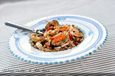 Minestra di fregula ai frutti di mare