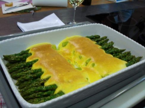 Asparagi con zabaione gratinati
