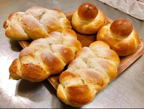 Brioche a treccia e brioscia col tuppo