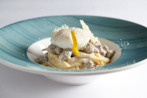 Spaghetti con pecorino e salsiccia