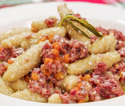 CAPUNSEI MANTOVANI CON RAGU’ BIANCO DI COTECHINO