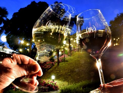 Un mare di corone a Lignano Pineta