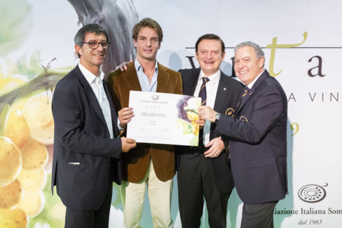  I vini Conti Zecca  apprezzati  dai critici più influenti e autorevoli