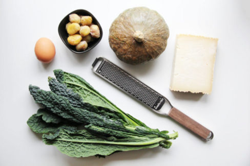 Uovo morbido su crema di zucca con cavolo riccio, castagne e Salva Cremasco