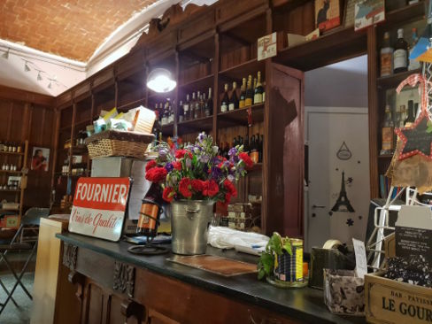 Champagne Socialist ha aperto a Torino: com’è il nuovo locale di San Salvario