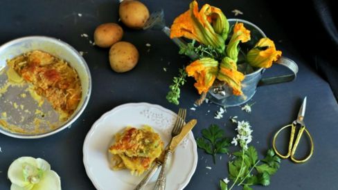 Ricetta tortino di fiori di zucca e patate, una torta salata semplice e leggera