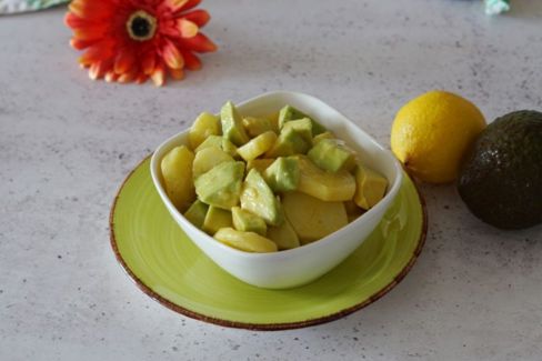 Ricetta insalata di patate e avocado alla messicana, il contorno fresco e saporito direttamente dal Messico