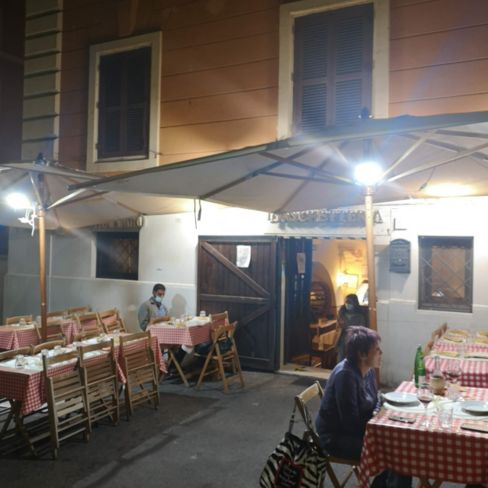 Al Grottino a Roma, recensione della pizzeria “né alta, né bassa”