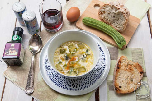 Zuppa di zucchine all’uovo in vasocottura al microonde