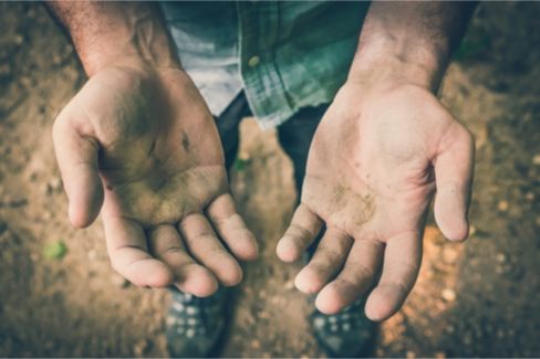 Povertà e sfruttamento dei braccianti: i dati del Report Oxfam 2018