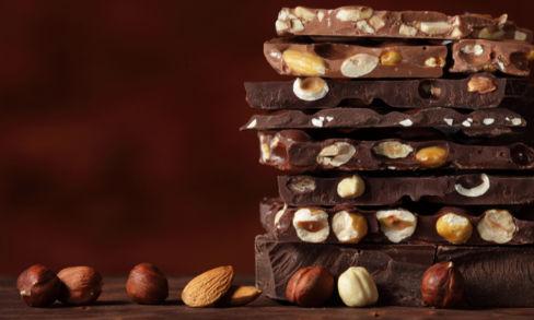 Cioccolato senza tracce di frutta a guscio: ecco la lista