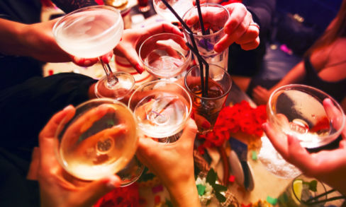 Bere alcol fa bene? Ecco cosa dicono le ricerche
