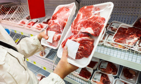 Tasse sulla carne rossa: ha senso introdurle per preservare salute e ambiente?