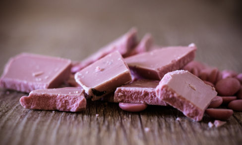 Ruby Cocoa: quali sono le caratteristiche del cioccolato rosa?