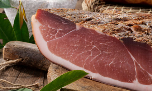 Speck Alto Adige IGP: il salume con il cuore nell’Alto Adige