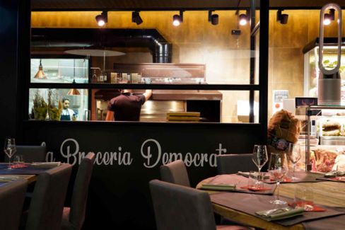 Porca Vacca, che bistecca! Nuovo ristorante tagliato per la carne a Salerno