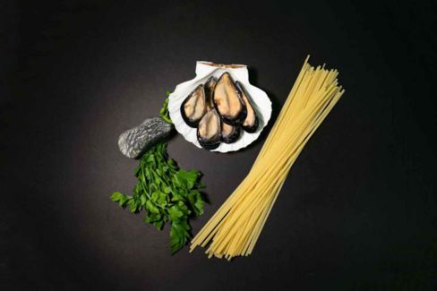 Rapallo. Mitili & Mitili: il ristorante pescheria mostra i muscoli, cioè le cozze