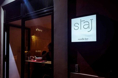 Staj: recensione del primo, coraggioso, noodle bar di Napoli