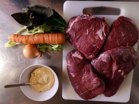 Ricetta: guancia di vitello brasata al vino rosso, regina del quinto quarto