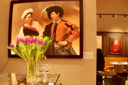Caffè Doria a Roma, la nuova vita del bistrot moderno immerso nell’arte