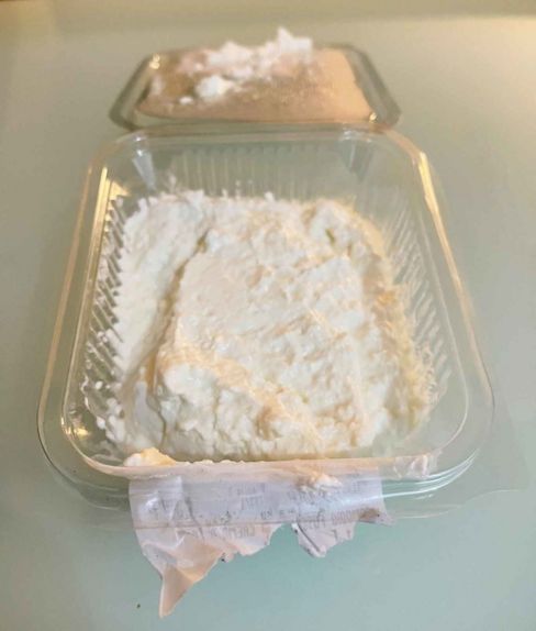 Pastiera con crema di ricotta, la ricetta di Celestina con la fuscella di Napoli