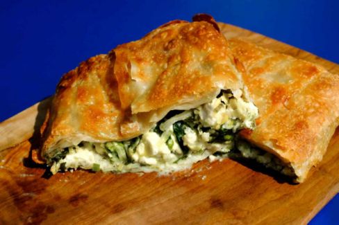 Torta di erbe, la ricetta per festeggiare la Pasqua ortodossa